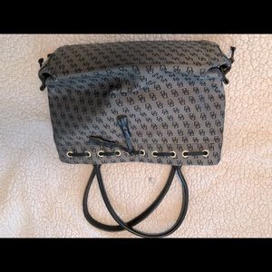 Dooney & Bourke hand bag